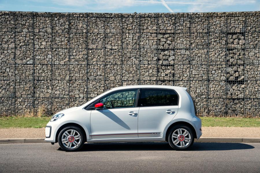  Volkswagen up! beats 5-Door 2016 года  (UK) (фото 9 из 23)